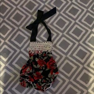 🌸 4for$20🌷Boutique infant halter bubble- GUC